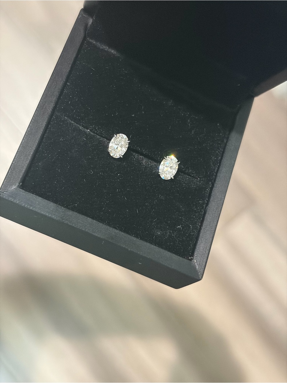 Oval Crystal Stud Earrings - Clear Sparkle